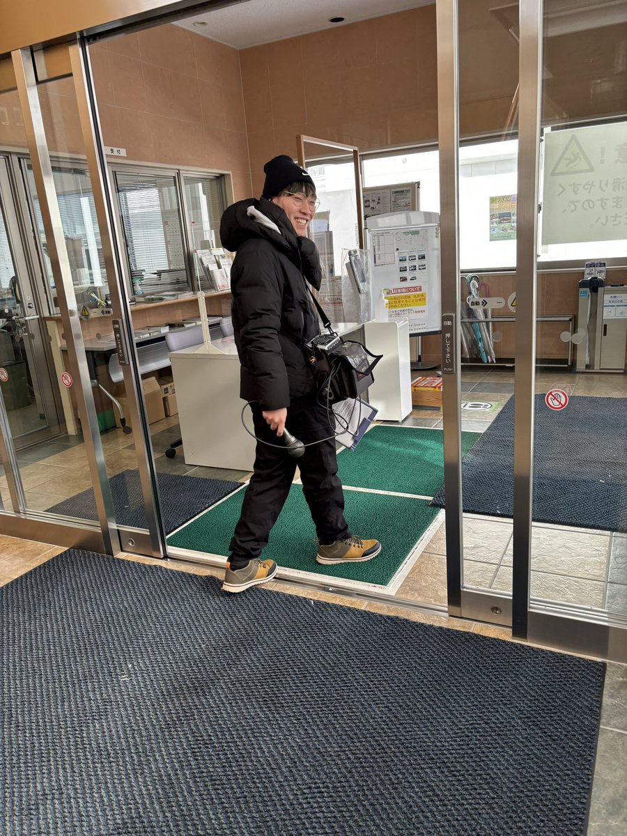 【こんにちは先輩！】

今公演のことを！和太鼓アーティスト・KANTAさんがラジオで紹介してくださいました📻

和太鼓アーティストとして幅広く活躍されるKANTAさんは、実は本校演劇部の先輩🧑‍🎨
ありがとうございました🧡