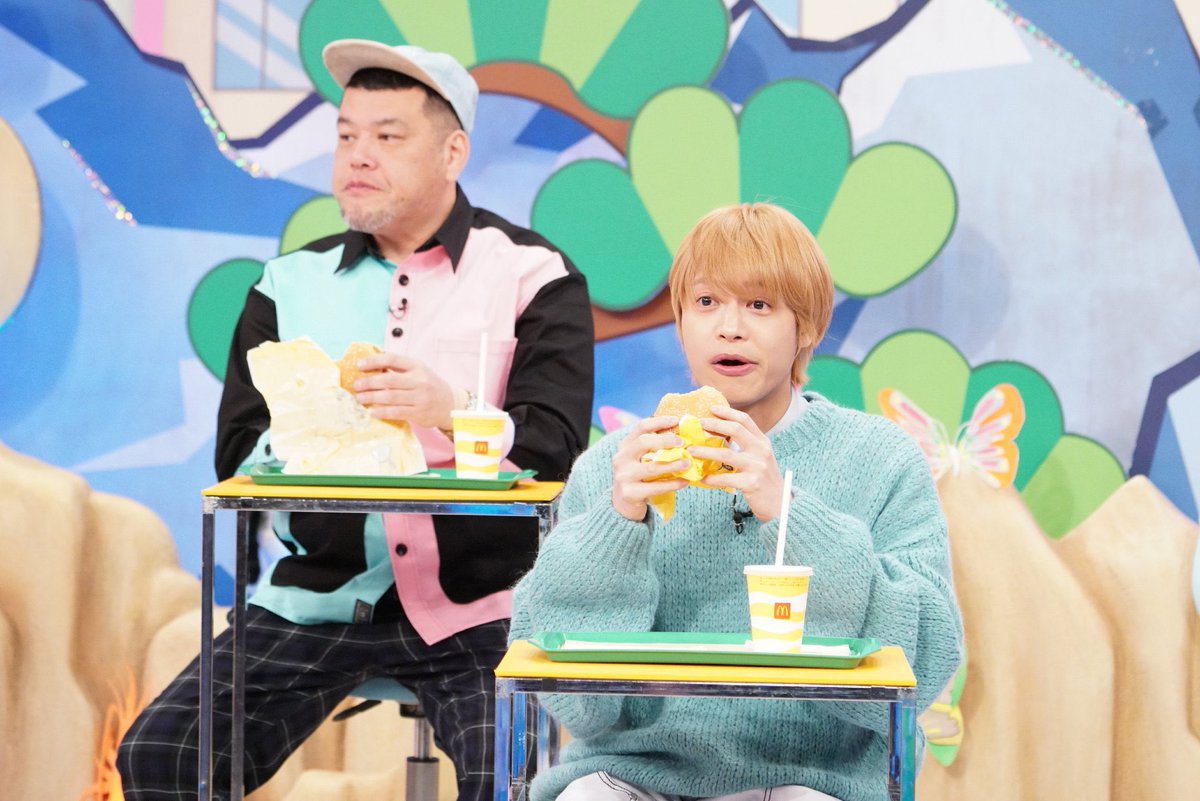 __ainodorei's tweet photo. めぇ~ちゃくちゃｴｹﾁｪﾝな中間淳太さんを見てヨダレ垂らしまくる老婆のｱﾃｸｼ  大泣き  普段からこんなミルク顔でハンバーガー食ってんの❓そんなのコンテンツ案件すぎる  隠すな全部出せ https://t.co/ssb354vxJ4