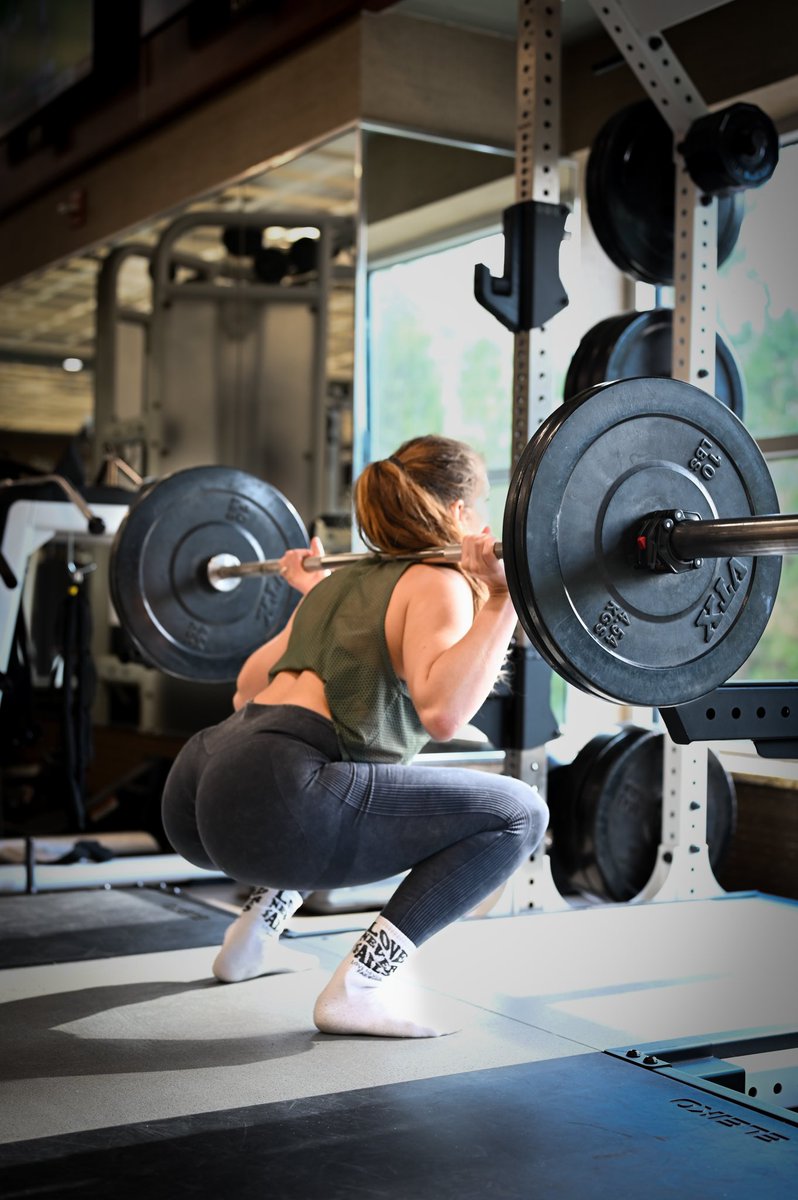 Back at it in the weight room 🙏🏼 gotta get them gainz 😛