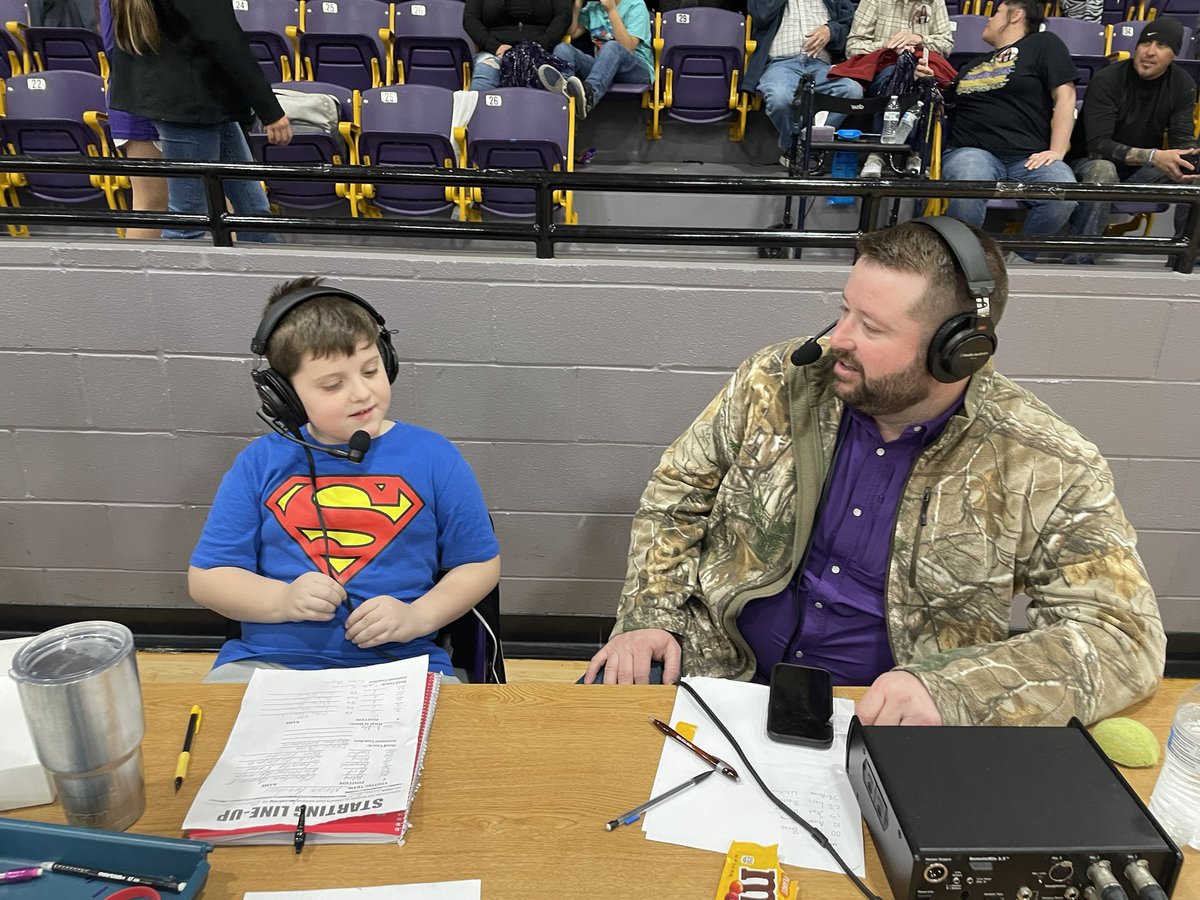 webbmurphy's tweet image. Big Hud says, “GO DILLOS!”