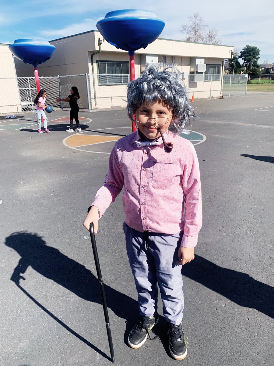 We celebrated our 100th day of school by dressing up like we’re 100 years old! #100thdayofschool #languageacademy #dualimmersion #biliteracy #spiritday #sandiego @SBUSD_NEWS @Supt_SBUSD