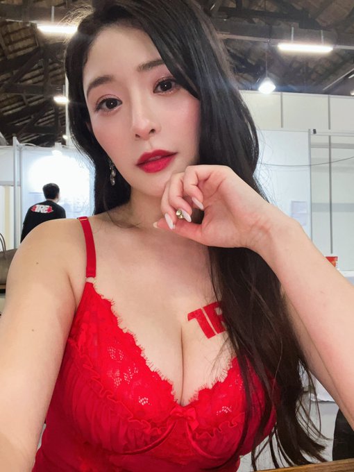 台湾ではめぐりの呼び名は  【変態お姉さん】  惠理在台灣的稱號是【變態姐姐】 這是我自己取的， 希望大家到現場要大聲呼喊【變態姐姐】喔！！  #TSE2024 #TSE台湾写真博覧会 #TSE寫真博覽會<a href="/tag/tse2024"class="tags">#TSE2024</a><a href="/tag/tse%E5%8F%B0%E6%B9%BE%E5%86%99%E7%9C%9F%E5%8D%9A%E8%A6%A7%E4%BC%9A"class="tags"><span>#tse台湾写真博覧会</span></a><a href="/tag/tse%E5%AF%AB%E7%9C%9F%E5%8D%9A%E8%A6%BD%E6%9C%83"class="tags"><span>#tse寫真博覽會</span></a>