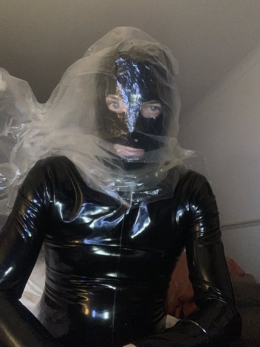 latexdevon's tweet photo. Mmmmmm, latex breath play!!  @reflectivelatex @latexcat87 @elegant_show https://t.co/h5CYHIKtcc