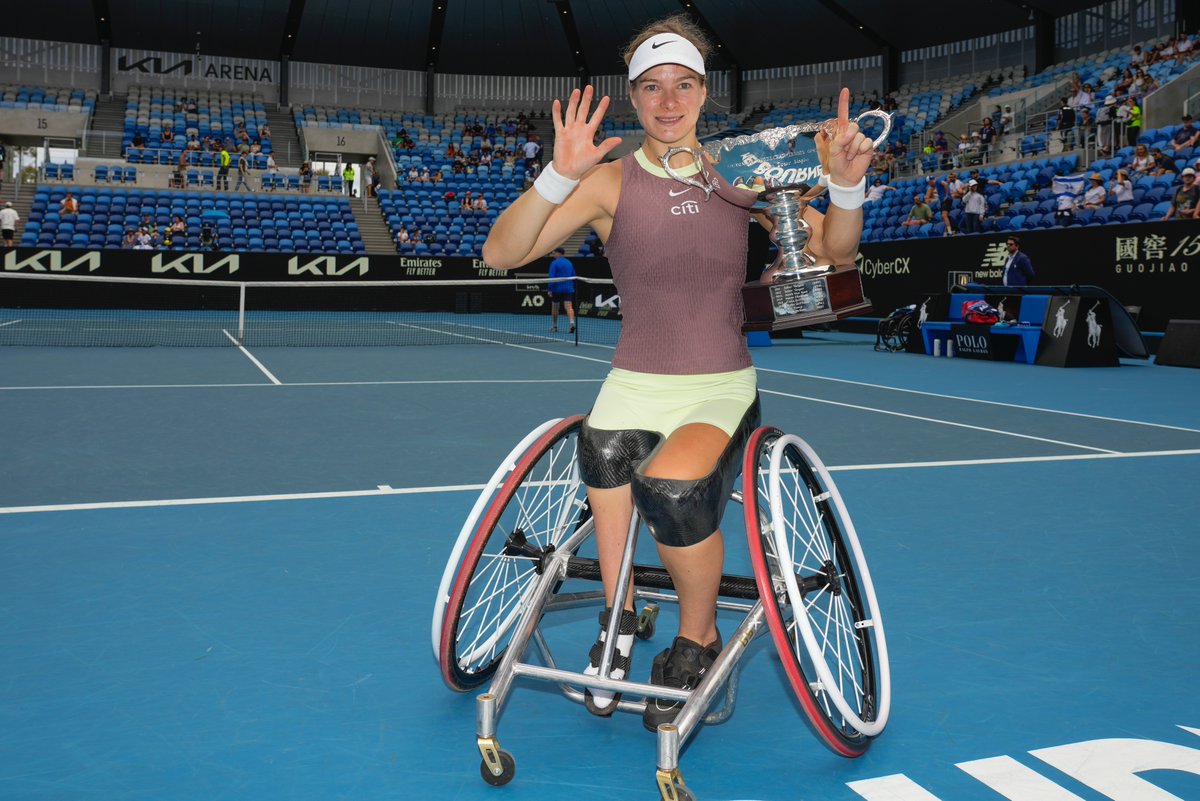 6️⃣ #AusOpen titles 🏆 

Diede de Groot draws even with Hall of Famer <a href="/esthervergeer/">Esther Vergeer</a> with 21 Grand Slam singles titles in women's Wheelchair Tennis!

Congratulations, <a href="/DiedetheGreat/">Diede de Groot</a> 💪