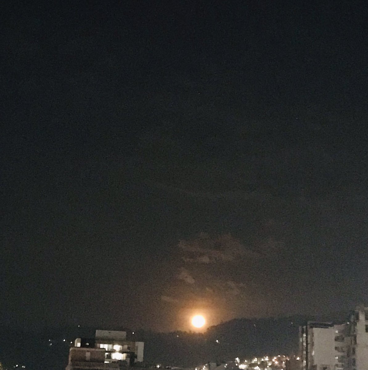 luzampacar's tweet photo. En la ciudad bonita. “Luna de lobo/a” primer Luna llena 2024. https://t.co/0Ihg0yqgoj