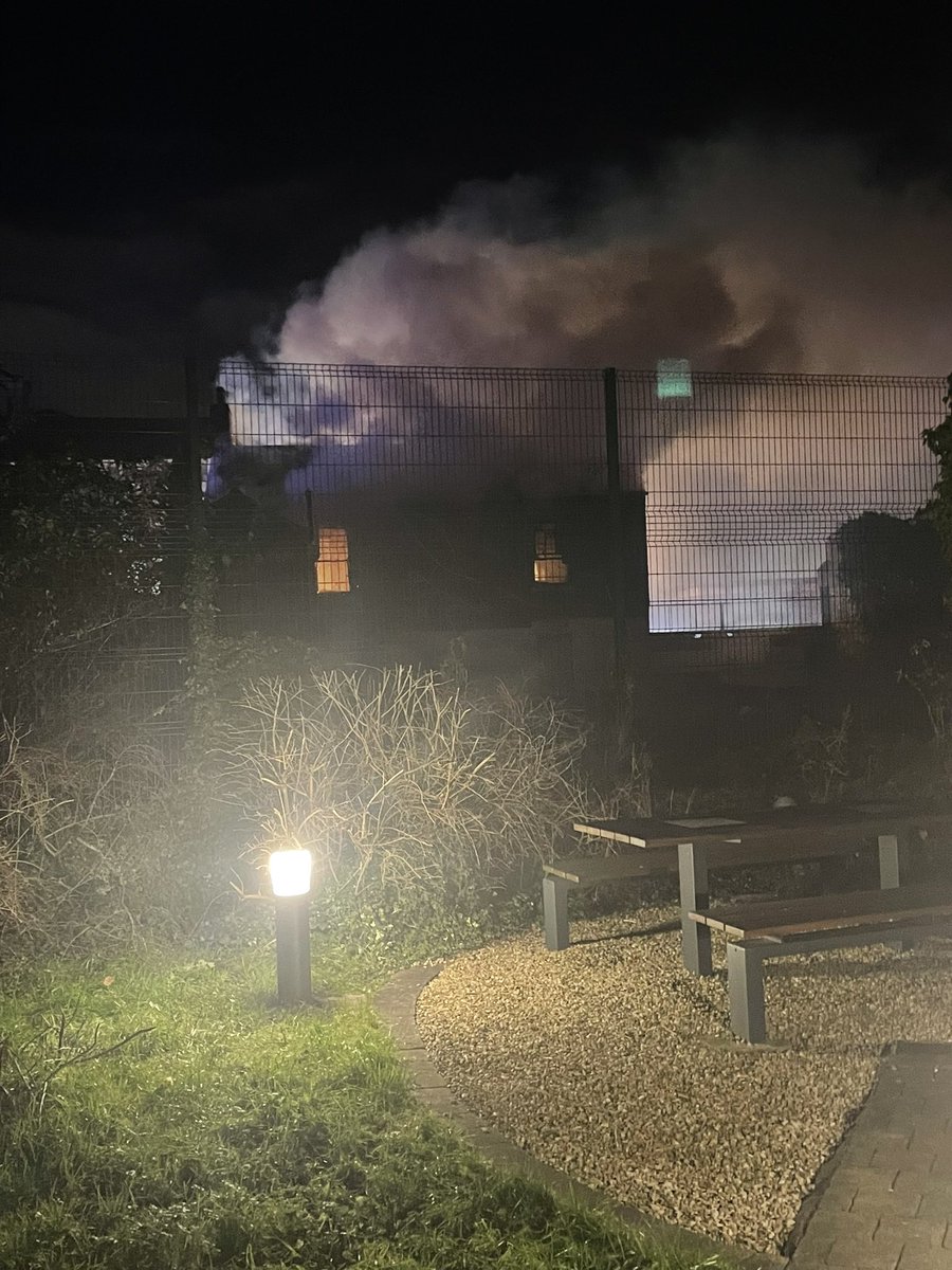 Mairead_Mon's tweet photo. Fire behind apartments on king street north, Smithfield. The house was derelict for some time. Fire brigade are attending but plenty of smoke coming past our block. #fire #dublin @DubFireBrigade https://t.co/cFgU2zme8L