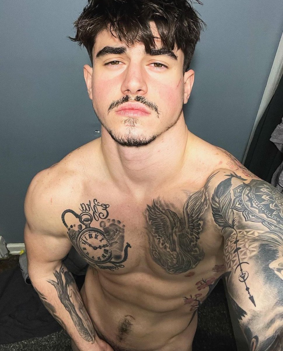 RaimondoAlpha's tweet photo. retweet this &amp; make it viral 😍
I’m so perfect,  you can’t stop looking.  
#findom #alpha #cashmaster #paypig  #cashapp #master #serveme #finsub #alphamale #malefeet #straightmaster #feetdom #pagafantas #teamviewer #cashslave https://t.co/eTEVcWiKyR