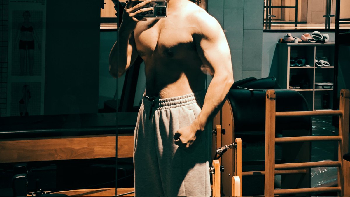 liboyang0104's tweet photo. 谁说男生不可以大胸了？
#健身 #肌肉 #胸肌 https://t.co/IfoC8Q3tXD