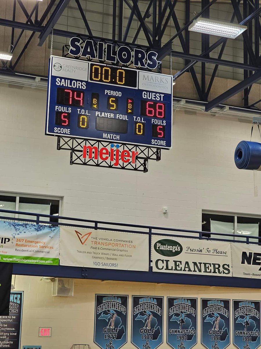 Sailors win lead by @_JordanBledsoe 36 points and 8 assists. Jonathan Pittman had 18 points and 10 rebounds Ryan Opsommer added 7 points. Great team victory!!
