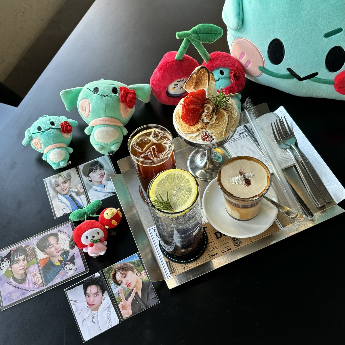 📍댄 하우스

태영생일축하사절단 ≽^ɞ̴̶̷ ̫ ɞ̴̶̷^≼ ♡

#원진아_함번만_먹어봐
#미니미니미니_강쥐는먹으면안돼용
#태영이도_맛집_태워가영