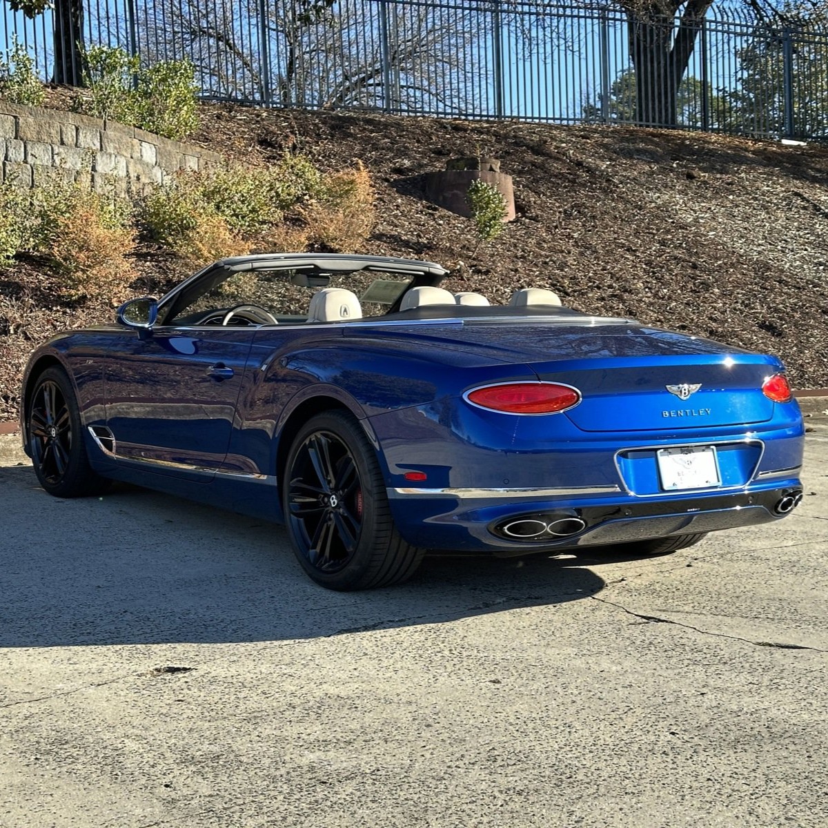 duPontREGISTRY's tweet photo. 2020 Bentley Continental GTC V8 | Asking Price: $207,500 https://t.co/7xHeES0N1Q