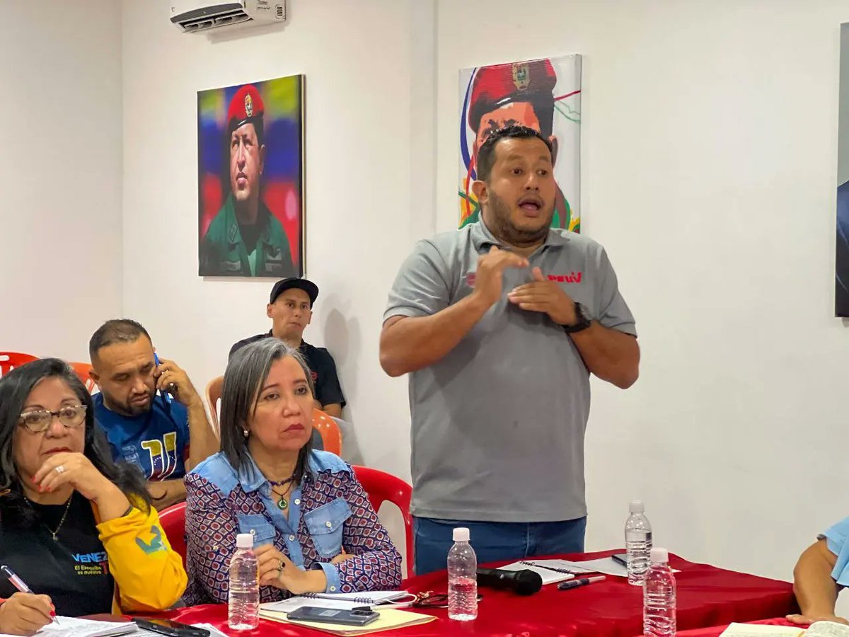 #26Ene| El equipo político estadal del #PSUVLara  se reunió para revisar las siete transformaciones emanadas por nuestro presidente @nicolasmaduro además planificó la agenda de este #2024, año de trabajo, retos, metas y mucho ánimo para establecerlas 👊🏼🇻🇪❤️🚩
.