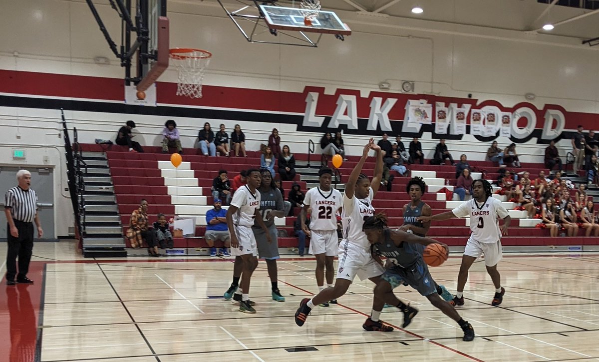 Fighting hard vs. Lakewood tonight 

Let's go Tarbabes!