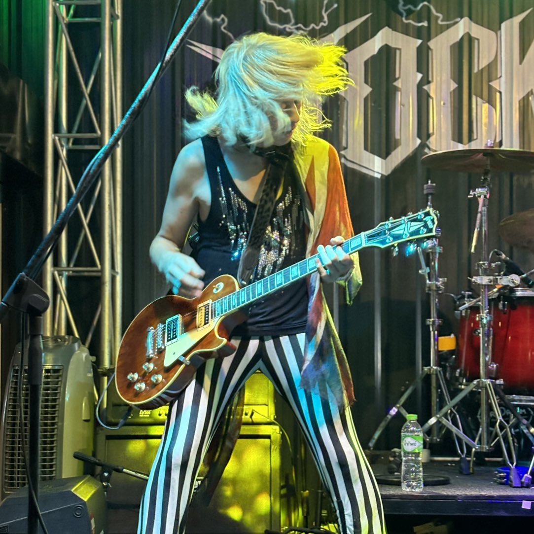Limonium18A10's tweet photo. オカヒロさん①
#オカヒロ
#OKAHIRO
#Okahirock
#SUPERBLOOD
#Pattaya
#RockFactory https://t.co/CGCCv07HE0