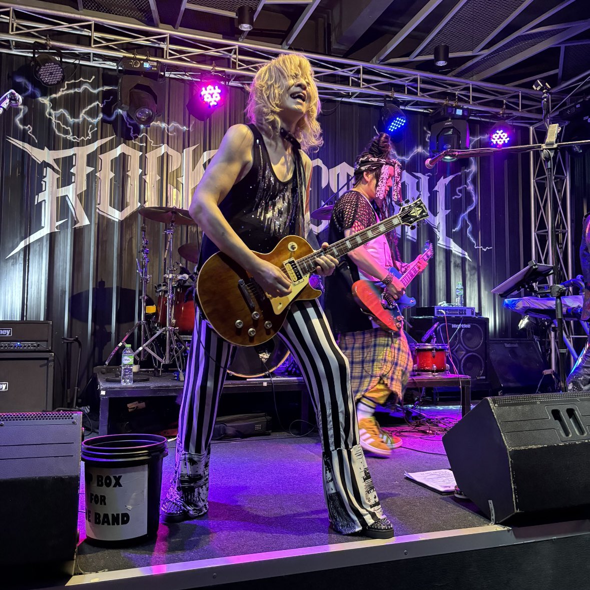 Limonium18A10's tweet photo. オカヒロさん①
#オカヒロ
#OKAHIRO
#Okahirock
#SUPERBLOOD
#Pattaya
#RockFactory https://t.co/CGCCv07HE0