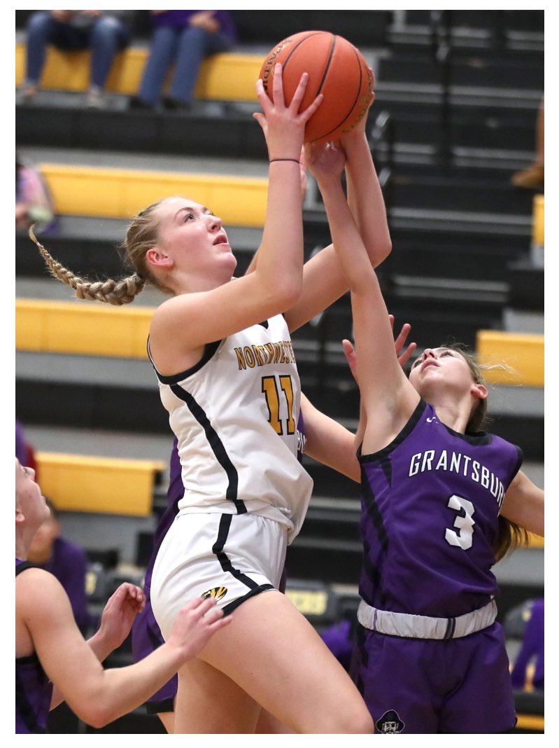 🚨Triple double alert🚨

2027 6’1 forward//Northwestern <a href="/jill_kunert27/">jill kunert</a> ⭐️

14 points 🪣
19 rebounds 🏀
11 blocks ❌

Crazy stat line for a freshman!
Sky is the limit!