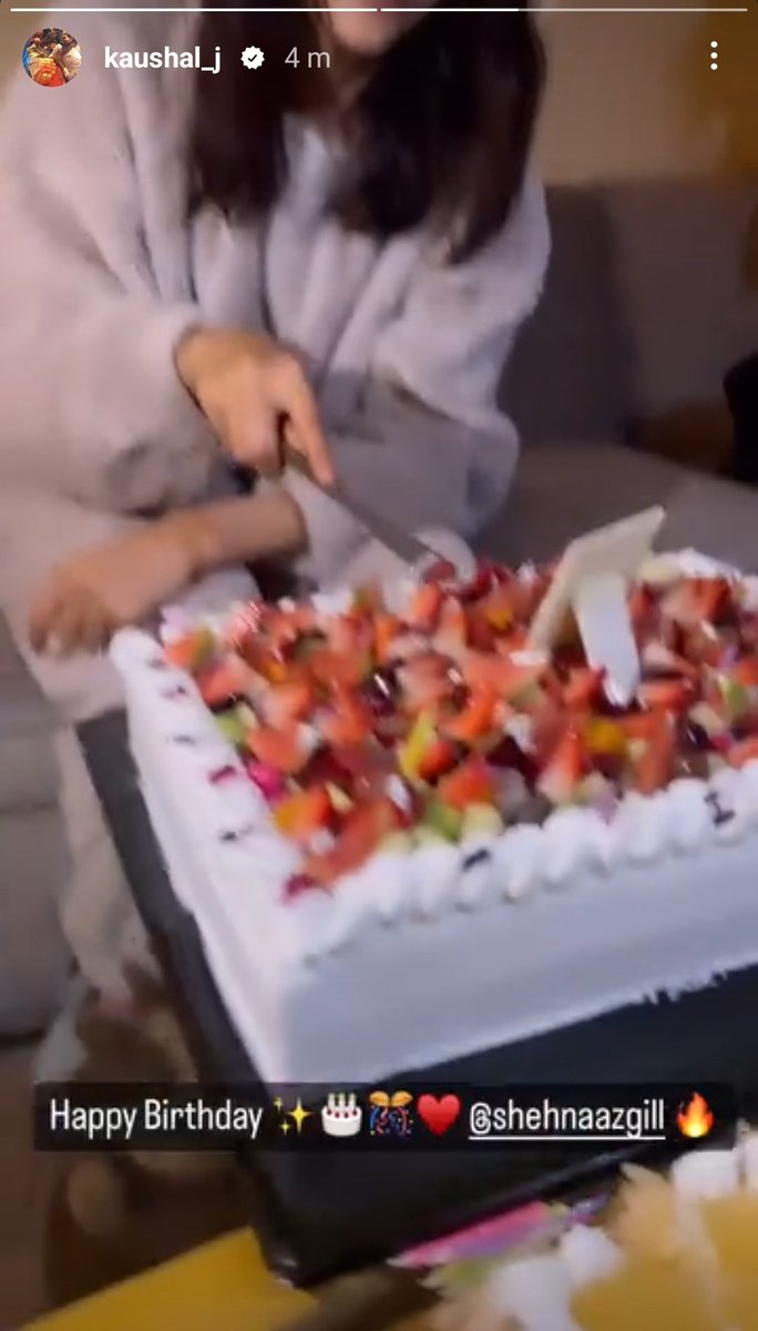 shehnazxstars's tweet photo. Birthday wish from her team 🥰

#HBDShehnaazGill 
@ishehnaaz_gill https://t.co/ahrqUxMGhu