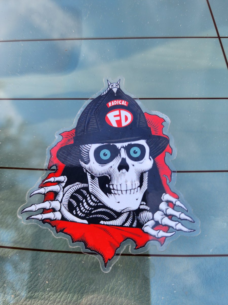 RadicalFD's tweet image. Clear, glossy rippers are here. Click the link in my bio and grab yours!!!

#firelife #firefighter #firerescue #fireservice #firehelmet #stickers #slaps