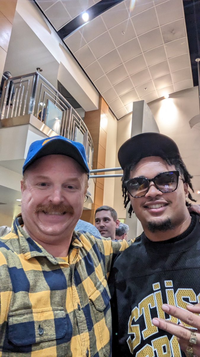 MikeHotDogMayor's tweet photo. Got to kick it with #H1M and @BenjiPalu_Cal #Hogs4Ott https://t.co/knvXwXnyvf