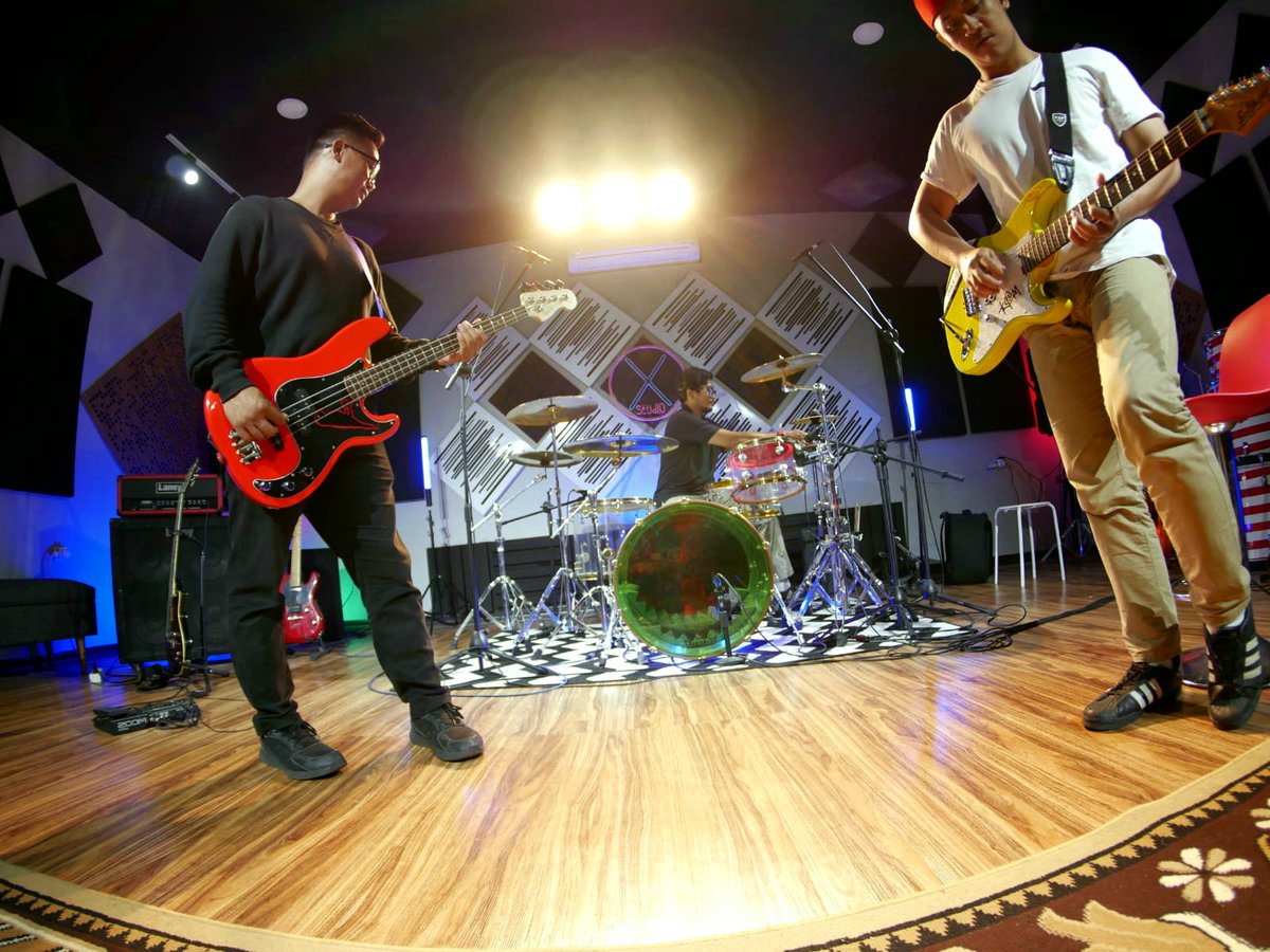 alienexist2004's tweet image. Latihan Jari

#alienexist #alienexist2004 #alienexistband #melodicband #poppunkband #poppunk #blink182 #fuck #musikindie #skena #bandjakarta #gigs #punkrock