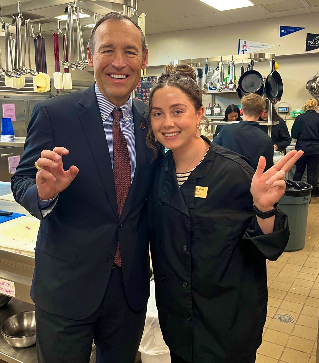 kdamp's tweet photo. Great tour of @SMHS_SMCISD Career and Technical Education centre today! Many thanks to @mcardona1989, CJ Odam, and Dr. Keith Cunningham for showing me around. Great meeting Macy Downe, @TXSTCOE student teacher in the Culinary Arts program!🐾 https://t.co/69FSCG1sCo