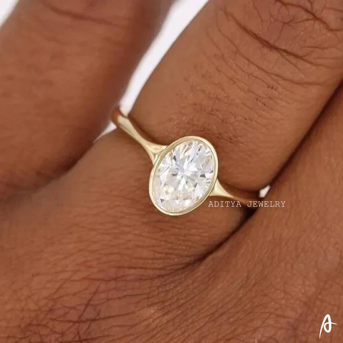 AdityaJewelry's tweet image. #ovalcutring
#bezelsetring
#vintagestylering
#solitairering
#onediamondring
#moissanitering
#antiquering

Buy Product In This Link:
etsy.com/your/shops/Adi…

for see more product follow, like, share.