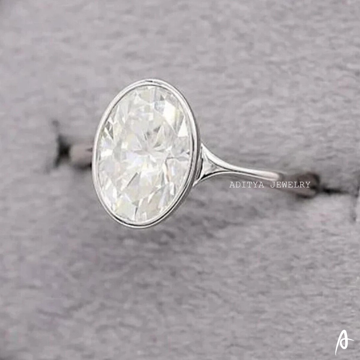 AdityaJewelry's tweet image. #ovalcutring
#bezelsetring
#vintagestylering
#solitairering
#onediamondring
#moissanitering
#antiquering

Buy Product In This Link:
etsy.com/your/shops/Adi…

for see more product follow, like, share.