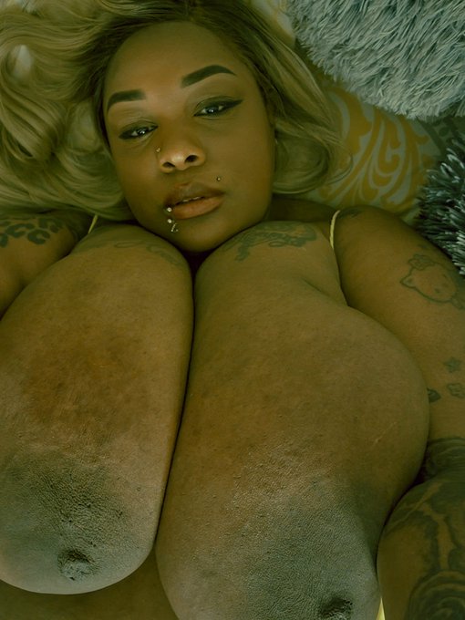 Sweet dreams 😘 https://t.co/ZCNU3Q1Qmj