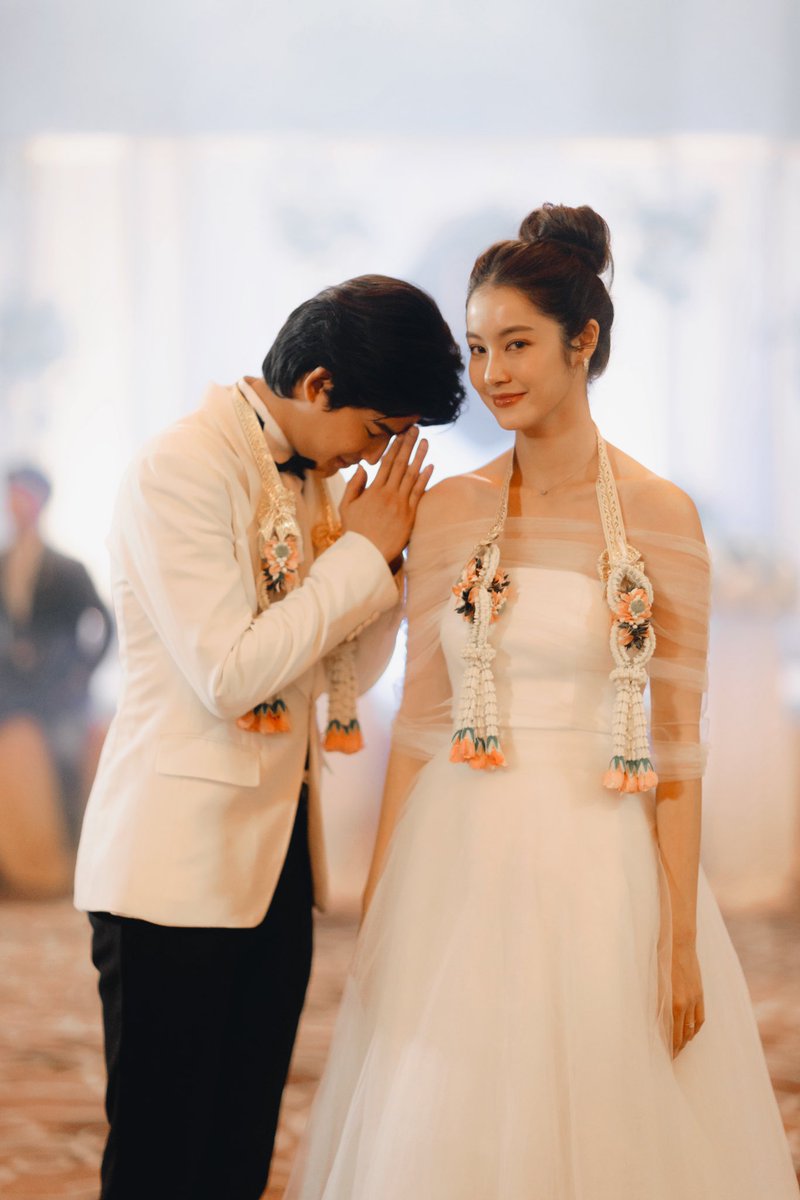Namtan.Tipnaree (@namtantipnaree) on Twitter photo ไม่ต้องรอ 40 แล้วนะ <a href="/mmarkpkk/">ภาคินผู้ชายปอนปอน</a> ซีนจูบไปฝึกมาใหม่ด้วยนะ เรื่องอื่นจะได้ไม่อายเขา #LastTwilightSeriesFinalEP ไม่ต้องรอ 40 แล้วนะ <a href="/mmarkpkk/">ภาคินผู้ชายปอนปอน</a> ซีนจูบไปฝึกมาใหม่ด้วยนะ เรื่องอื่นจะได้ไม่อายเขา #LastTwilightSeriesFinalEP