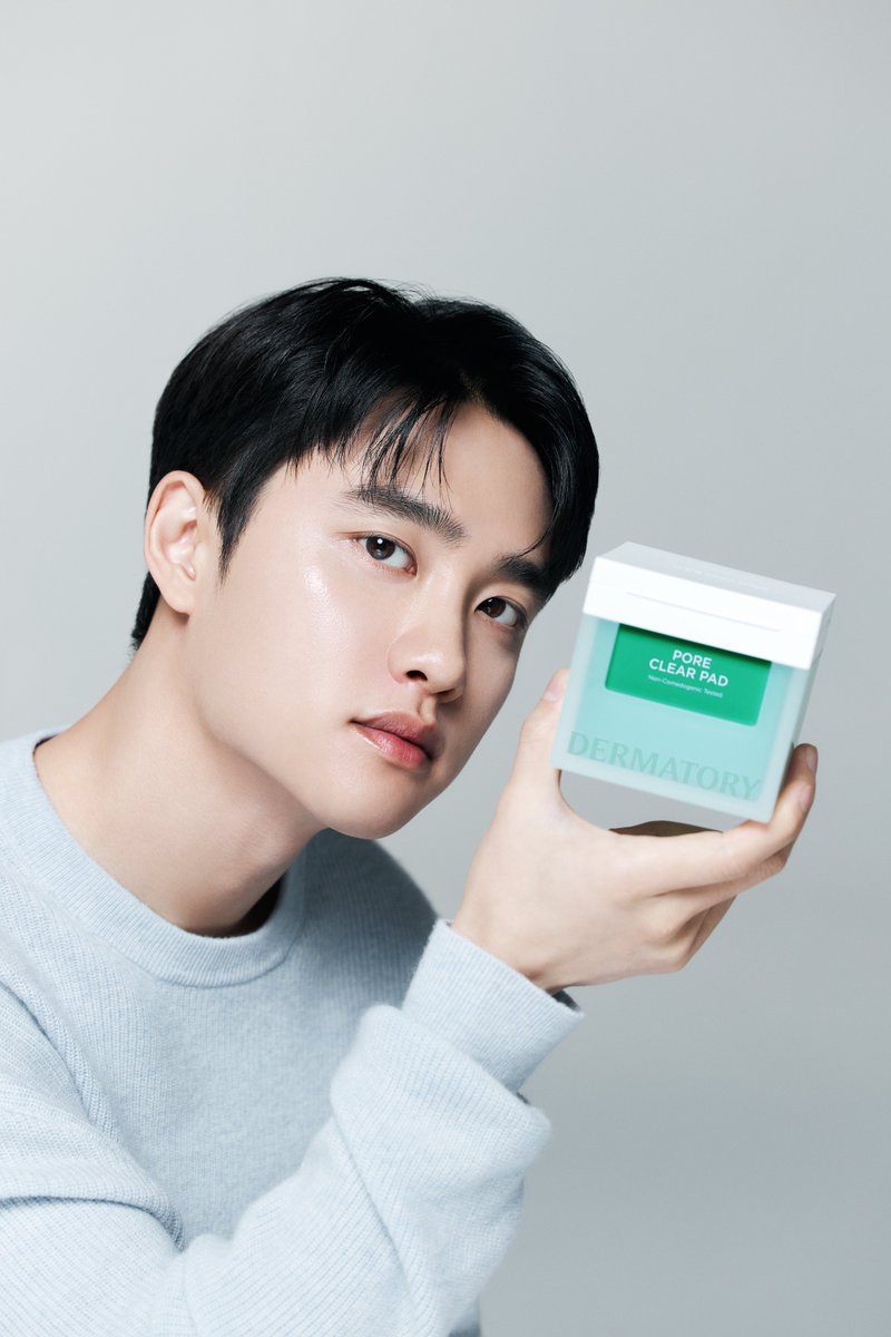 dermatory_kr's tweet photo. 도경수가 ‘나  더마토리 모공패드 써’ 했잖아?
그럼 나 다른 패드 안 샀어.

𝖣𝖤𝖱𝖬𝖠𝖳𝖮𝖱𝖸 𝖯𝖮𝖱𝖤 𝖯𝖠𝖣 𝘸𝘪𝘵𝘩 𝘋𝘖𝘏 𝘒𝘠𝘜𝘕𝘎 𝘚𝘖𝘖

ㄴ트위터에서만 공개하는 4K 화보 ( ᐡ ɞ̴̶̷ ̫ ɞ̴̶̷ ᐡ)
    옵션에 4K로 보기를 눌러주세요!

더마토리 모공패드는 올리브영에서 만나보실 수 있어요 🙌

#더마토리 #모공패드 #도경수