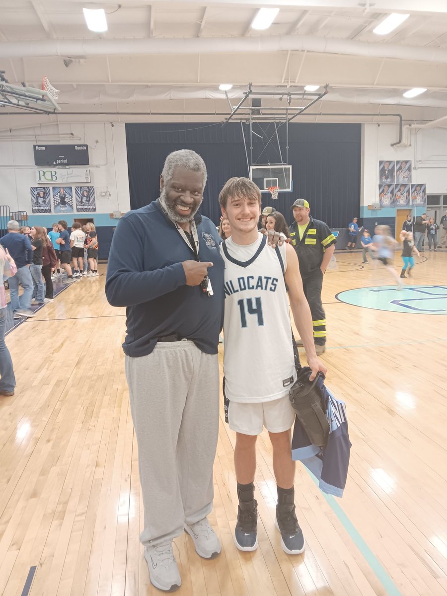 Shoutout to my boy <a href="/JosiahKimble14/">Josiah</a>  for giving us a great show tonight at PC High School. This fierce stud was a dominant force to be reckoned with. Raining threes and attacking off the bounce. Scrappy defense! Finished with 20pts, 4ast,3reb and 2stl.  Good catching up young 🌟!