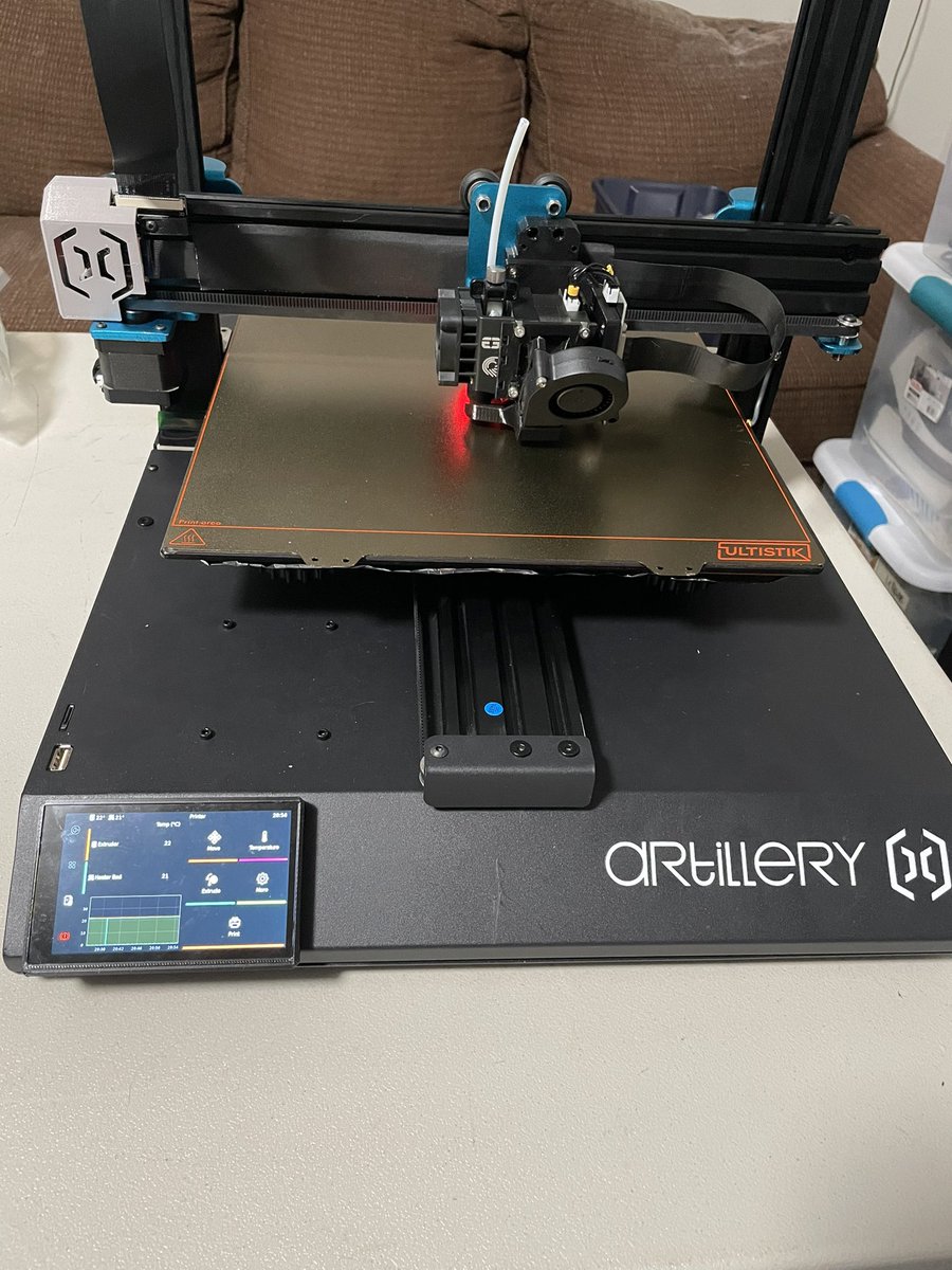 makermelissa's tweet photo. Just about finished my first Klipper install. Added an @E3DOnline revo to the hemera I already had mounted, placed a @BigTreeTech SKR 1.4 turbo inside, and custom designed some mounts for the display and @Raspberry_Pi. Oh and I did this all with parts I already had on hand. https://t.co/7NQY5csets