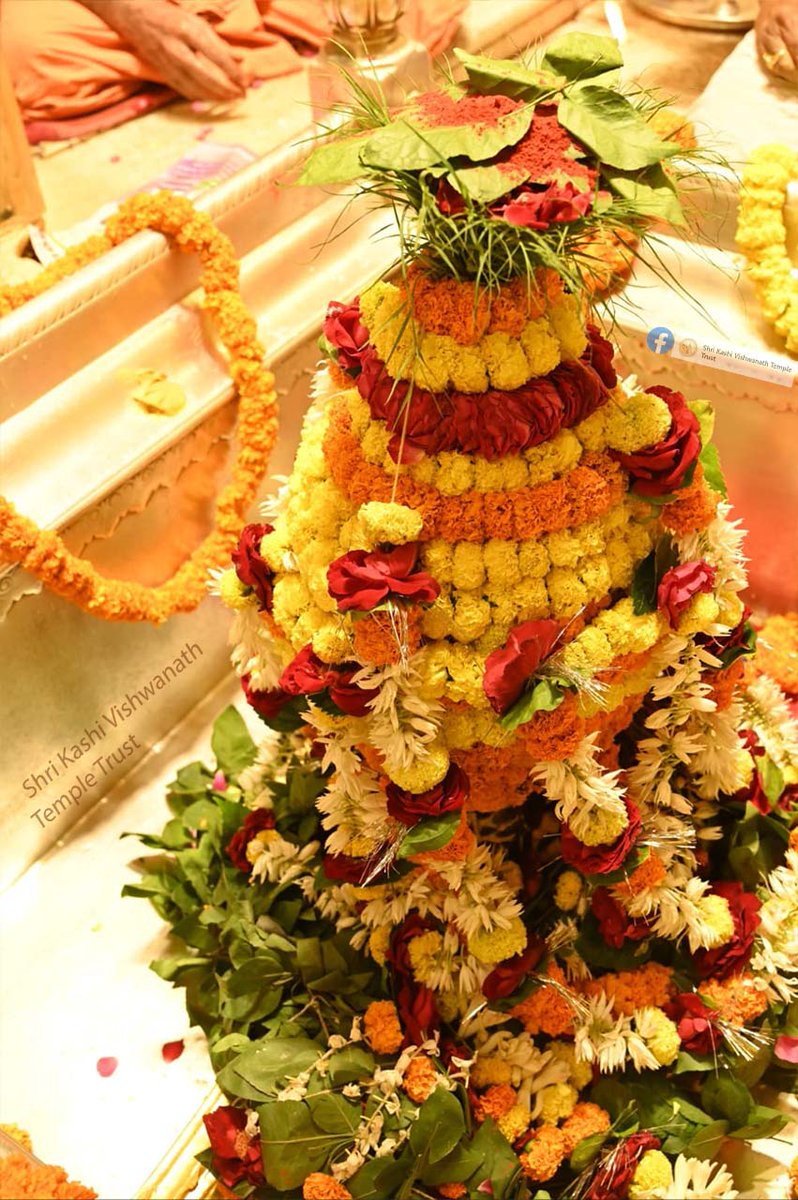 ShriVishwanath's tweet photo. आज दिनांक 27-01-2024 को श्री काशी विश्वनाथ मंदिर में मंगला आरती के भव्य दर्शन 

#ShriKashiVishwanath #Shiv #Mahadev #Baba #Temple #Darshan #Blessings #BhogAarti #Varanasi #Aarti #Kashi #Jyotirlinga #republicday2024 #RepublicDay https://t.co/5O6wAevwYn
