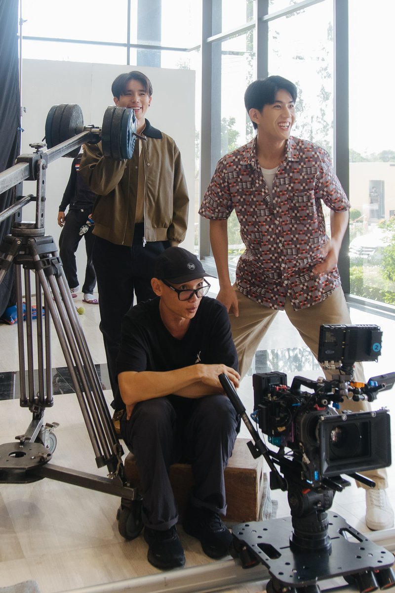 Sea_tawinan's tweet photo. อยากจะบอกว่ารักพี่มากๆนะ แล้วก็เห็นพี่เป็นตัวอย่าง พอมองกลับไปผมรู้สึกได้เลยว่าบางอย่างเรากำลังทำตามเฮีย อันนี้เป็นสิ่งที่รู้สึกมาซักพักแล้ว เหมือนผมเห็นพี่เป็นเป็นต้นแบบ และอยากจะทำตาม เหมือนน้องที่กำลังเดินตามรอยพี่ และทุกครั้งที่หันไปเจอเฮีย #LastTwilightSeriesFinalEP https://t.co/HIoUFW3VZy