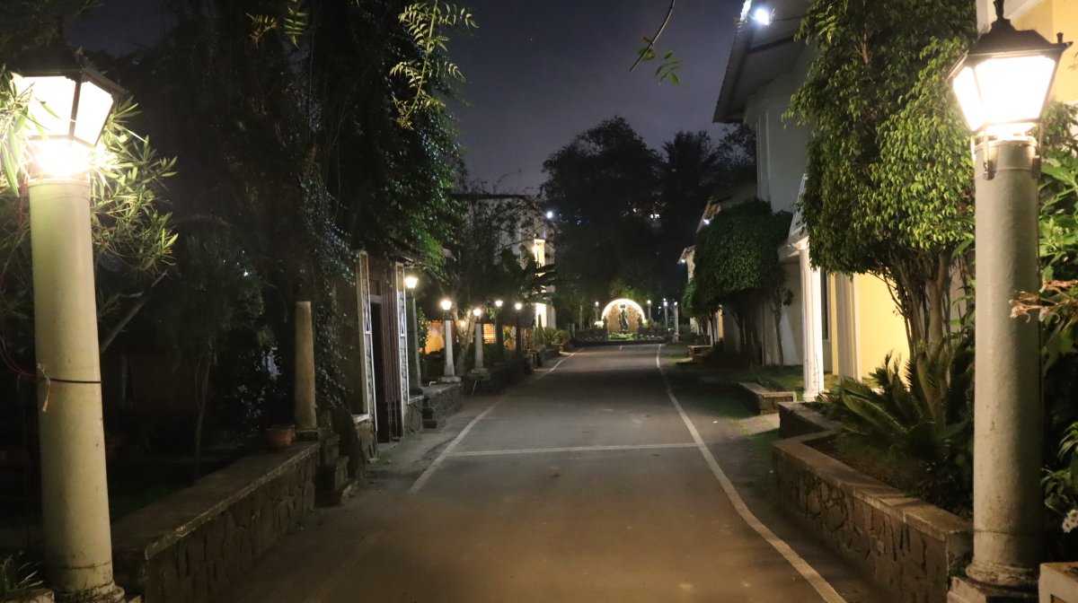 'Embark on a magical night journey as you stroll through the illuminated pathway at Hotel Kodai International. Let the soft glow of lights guide your way, creating moments that linger long after the night has turned to dawn
 #NightWalks #PathwayToPeace #HotelKodaiInternational'