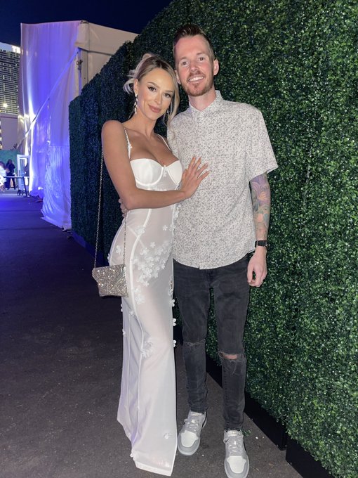 Watch EMMA HIX👑's leaked NSFW photo on TwXstars