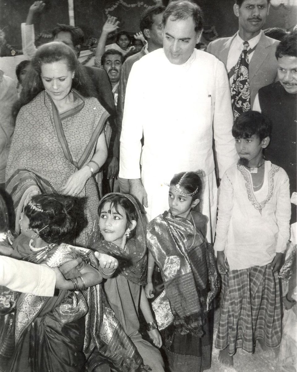 The children around us can teach us many things..... To be happy and Be busy .... 
#BharatJodoNyayYatra 
#RajivGandhi 
#SoniaGandhi