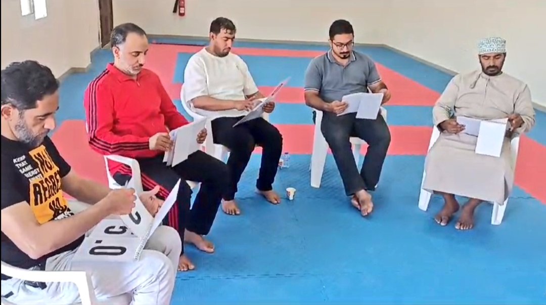 مركز الشوتوكان للكاراتيه يقيم دورة مصغرة لشرح قانون التحكيم الدولي للكاراتيه 2024 بالصالة الرياضية لنادي العامرات الرياضي الثقافي وبحضور حكام المركز يوم السبت الموافق 27 يناير 2024.
 Shotokan Karate Center holds a mini-course to explain the International Karate Federation Rules