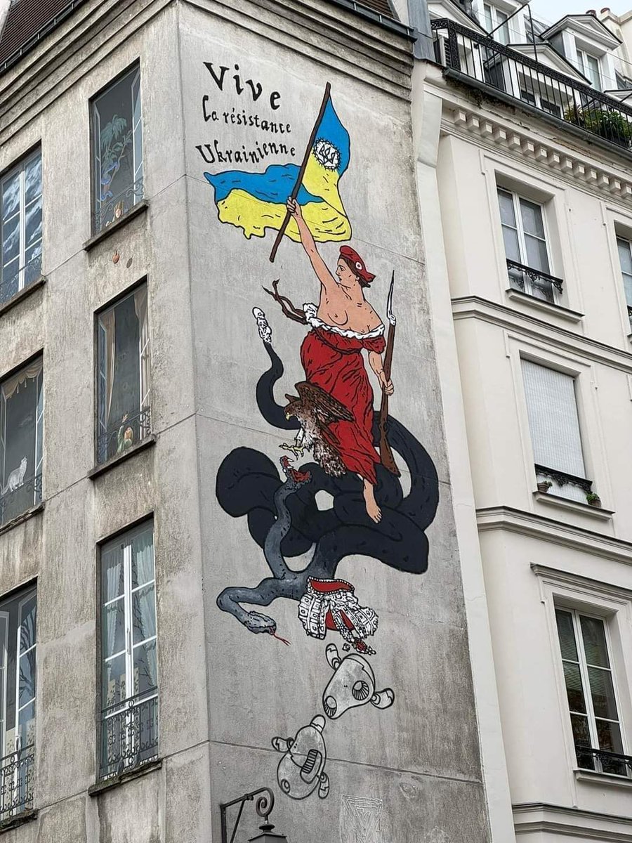OlenaWave's tweet photo. Paris. Opposite the Center Pompidou. https://t.co/0V9Cn03LfT