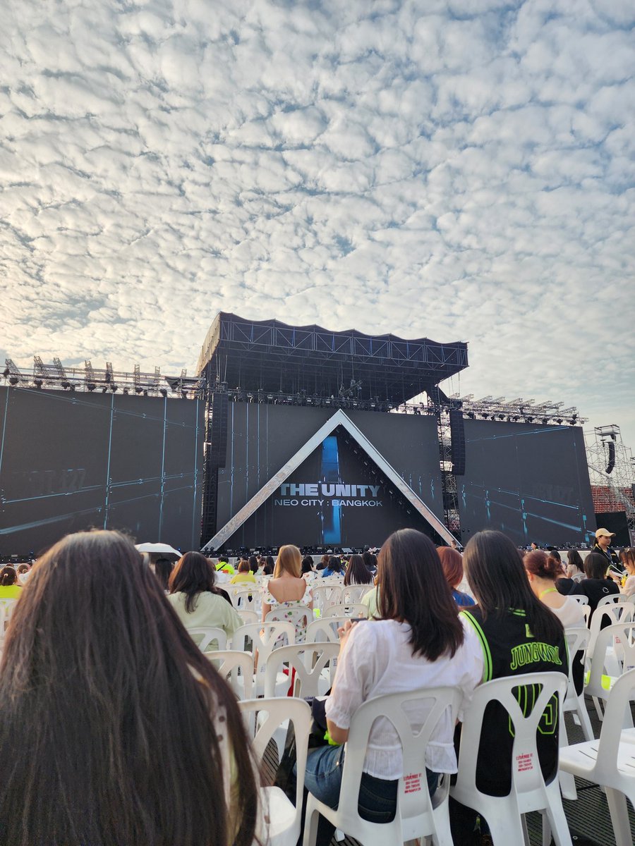 Fernnsyy's tweet photo. Zone T ค่า ถ้าสเตจรองก็เห็นค่า🥰

#NCT127_NEOCITY_THE_UNITYinBKK https://t.co/F6Ii1uI04c
