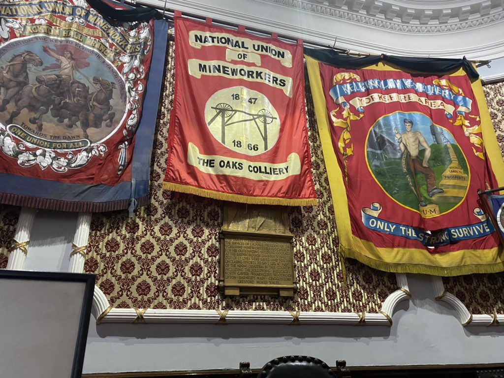 GazJacksonrmt's tweet photo. Always a pleasure to have a meeting in this wonderful place…. Twice in two weeks! 
Thank you too @cjrkitch_NUM_GS  
for having us ✊ @RMTunion #organise #amcogiffen https://t.co/09g0XN4IUu