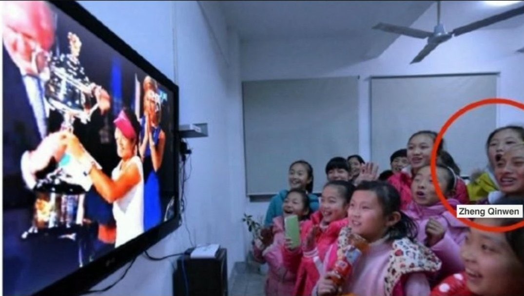 TheTennisLetter's tweet image. Tough loss for Qinwen Zheng.  

But she has a lot to be proud of.

On the 10 year anniversary of Li Na’s last Grand Slam win, another powerful, strong, proud Chinese woman announced herself. 

🔹1st Chinese woman to reach Grand Slam Final since Li Na in 2014

🔷2nd Chinese woman…