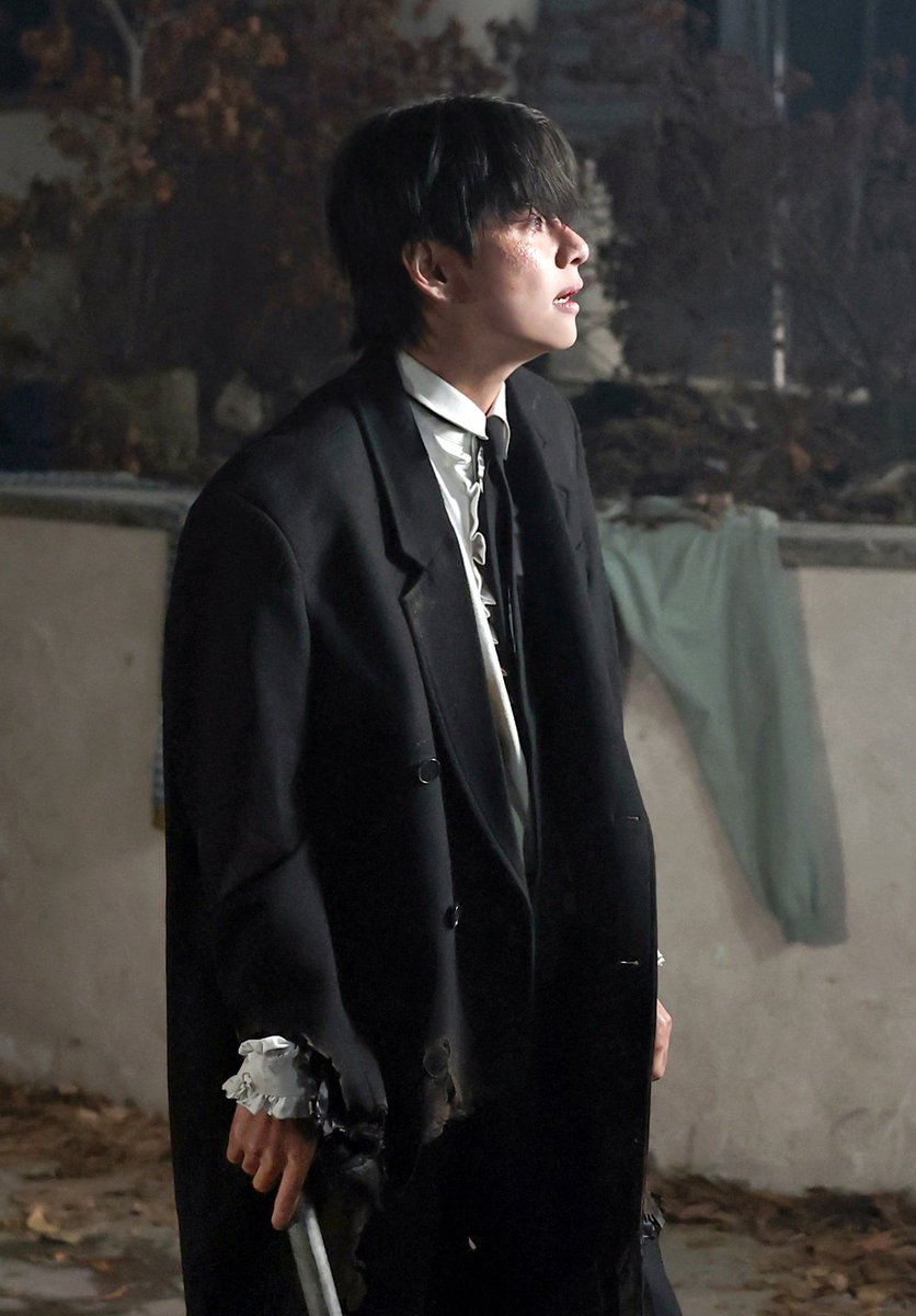 arancha_13B09A's tweet image. HE LOOKS SO HANDSOME 😍 💗