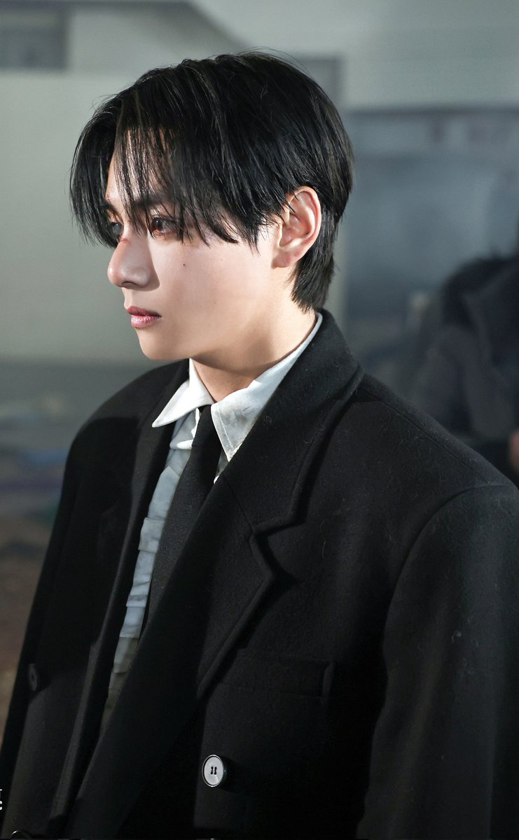 arancha_13B09A's tweet image. HE LOOKS SO HANDSOME 😍 💗