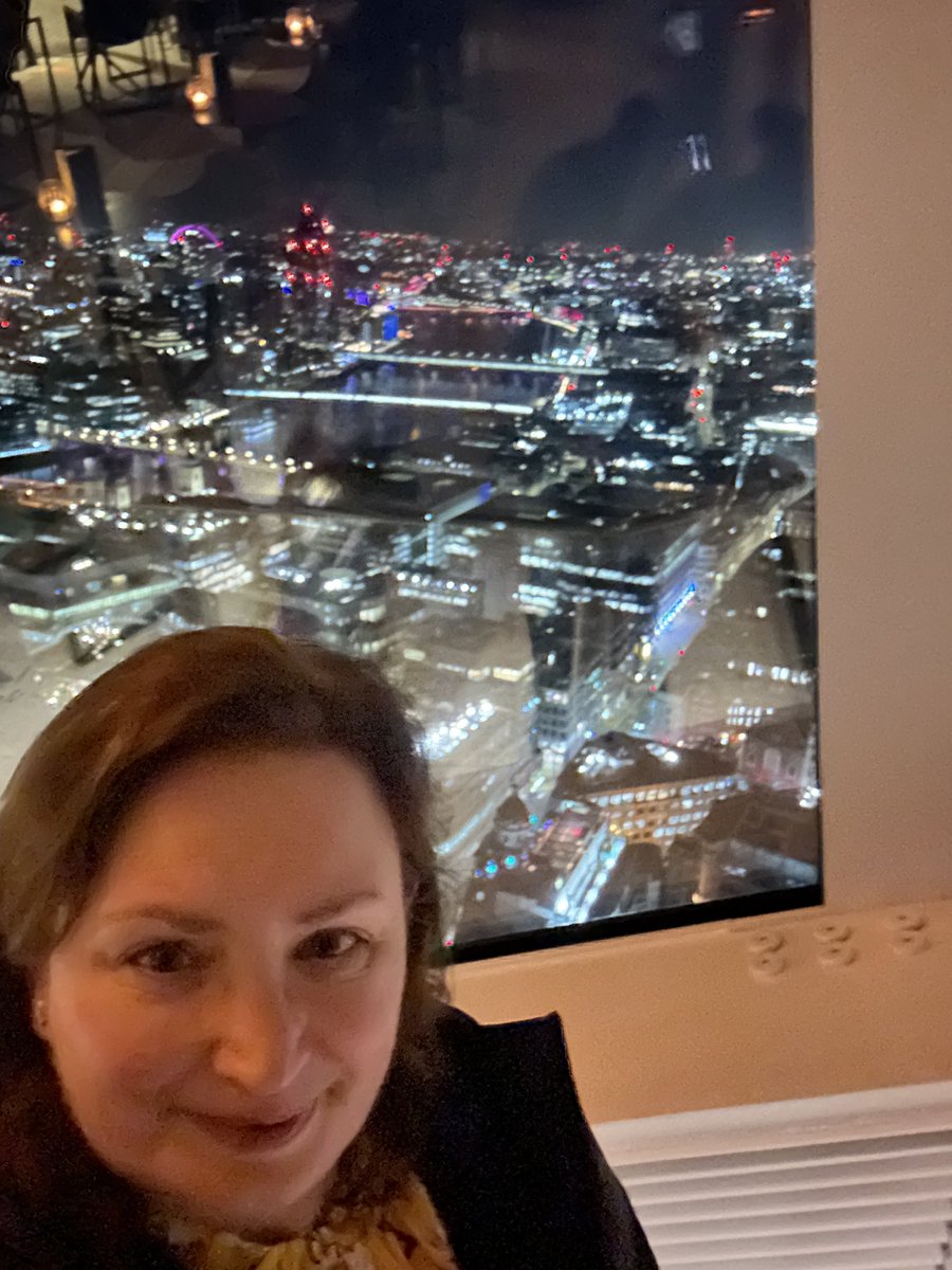 Lovely reunion with <a href="/Janeyotero/">Jane</a> in #London! More adventures today 🎭🥰