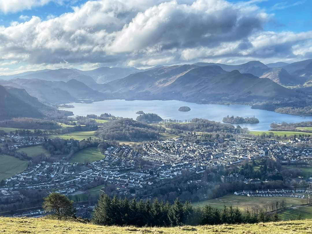 Good morning Keswick! January seems to have been here forever, but at last it is the last Saturday... .Shop's open til 5.30 as usual and the books and shelves have been well and truly tidied during this very long, very windy and very wet month!