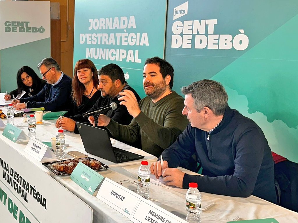 Juntsmunicipis's tweet photo. 🗣️Jornada d’estratègia municipal a Vilademuls, Pla de l’Estany.

👥 Amb l’alcalde @ateresc; responsable pol.municipal @davidsaldoni; president @DiputacioGirona Miquel Noguer; diputats @susannabazanlop @MartaMadrenas @Josepmcervera; senador @joanbague; pres.vegueria @mangelsplanas https://t.co/T02FDKJvLv