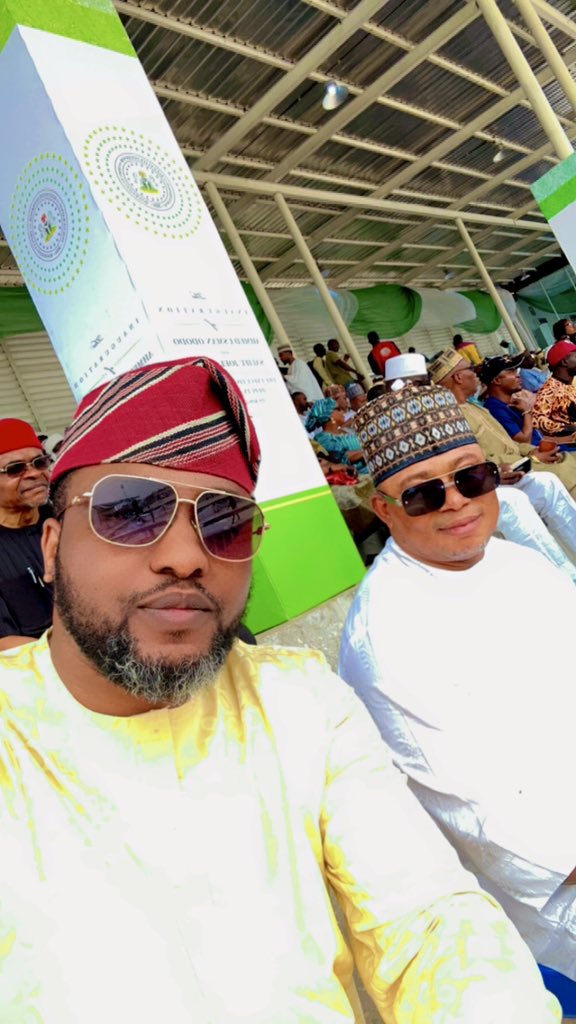 Abdul_A_Bello's tweet photo. We are hereโฆ.
Seated next to the newly appointed Kogi State Local Government Auditor General Hon Yakubu Adabenege at the His Excellency @OfficialOAU as the Executive Governor of Kogi State. #TheInauguration https://t.co/KZbbJeXEwh