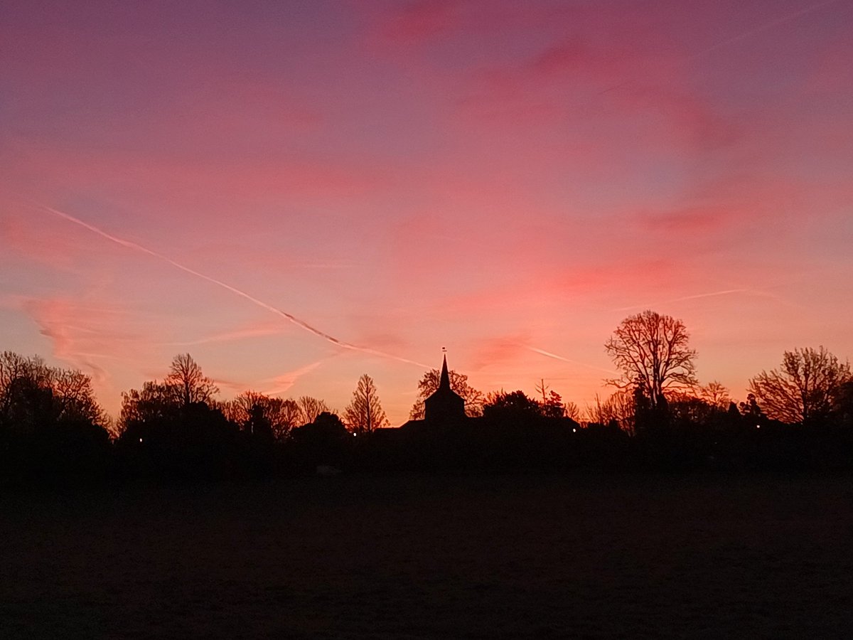 Old Coulsdon sunrise ##oldcoulsdon #sunrise #Coulsdon on a cold Saturday morning #grangepark