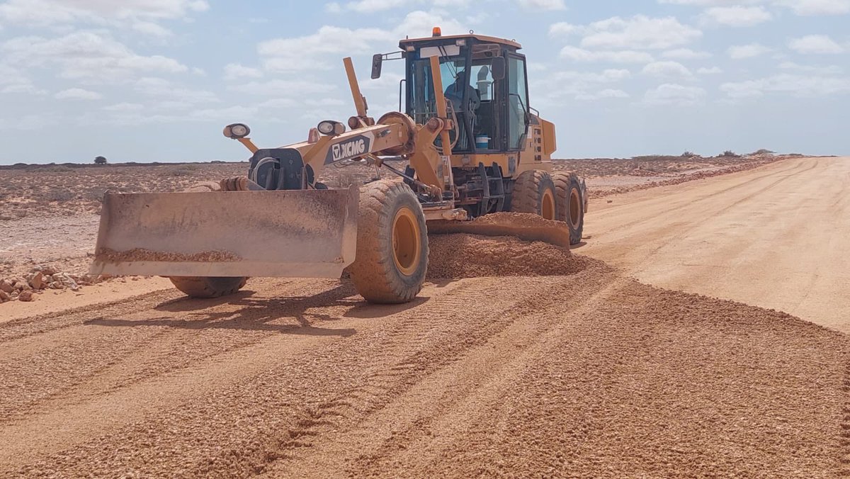 ttnconstruction's tweet photo. #garowe #somalia #road #bridge #ttnstaff #Puntland #work https://t.co/MYZ1uTMtnJ